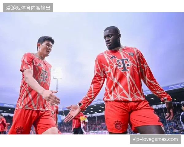 金玟哉以顶级防守数据坐镇后防，力图零封对手为韩国队首战奠基